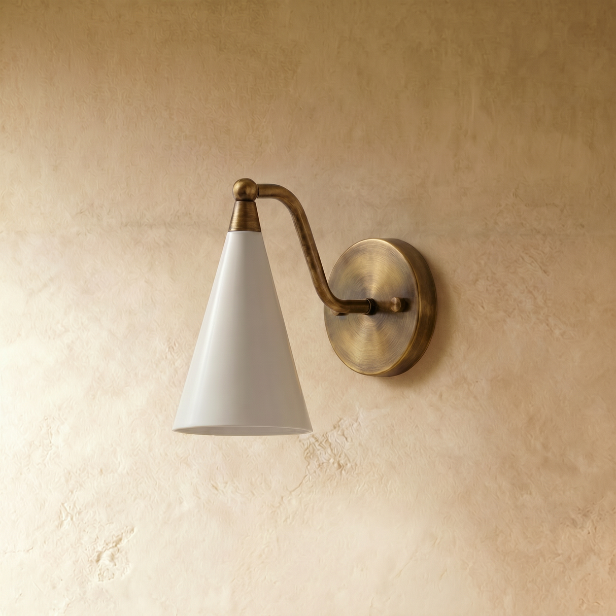 Alver Wall Lamp