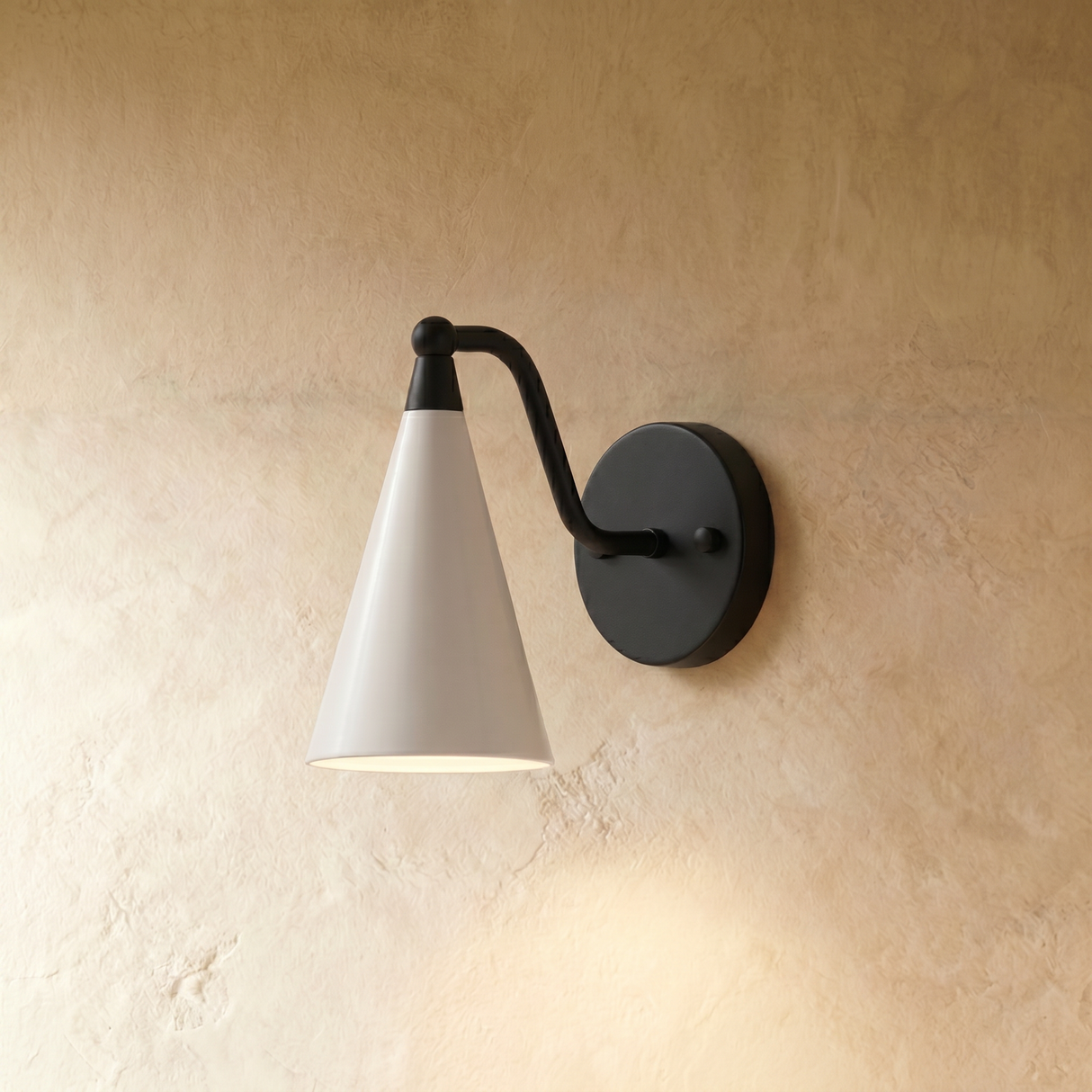 Alver Wall Lamp