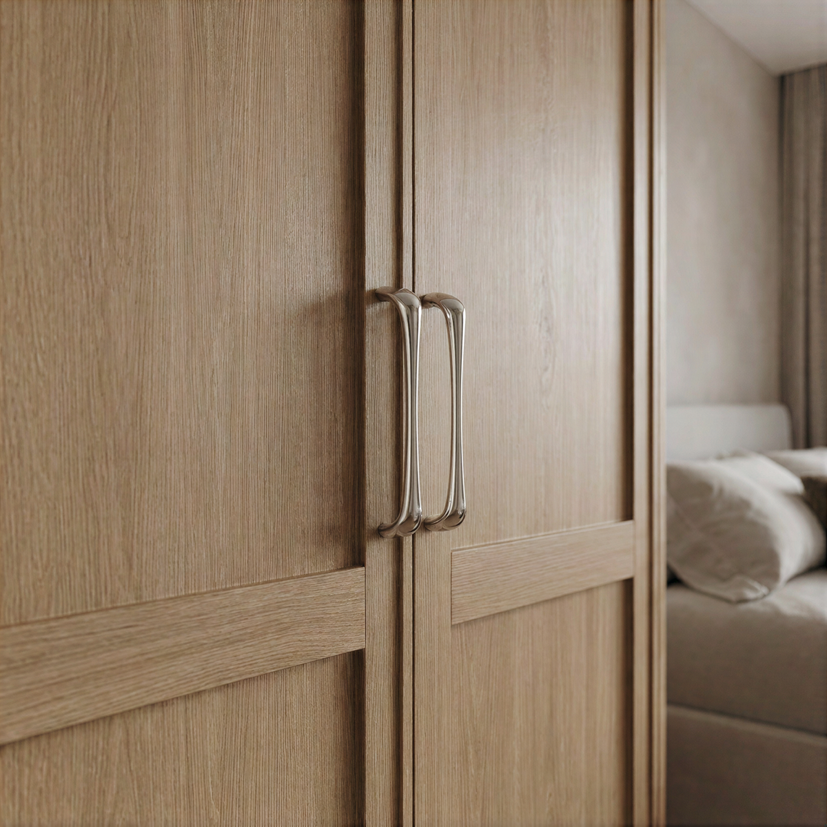 Arova Knob & Pull Bar