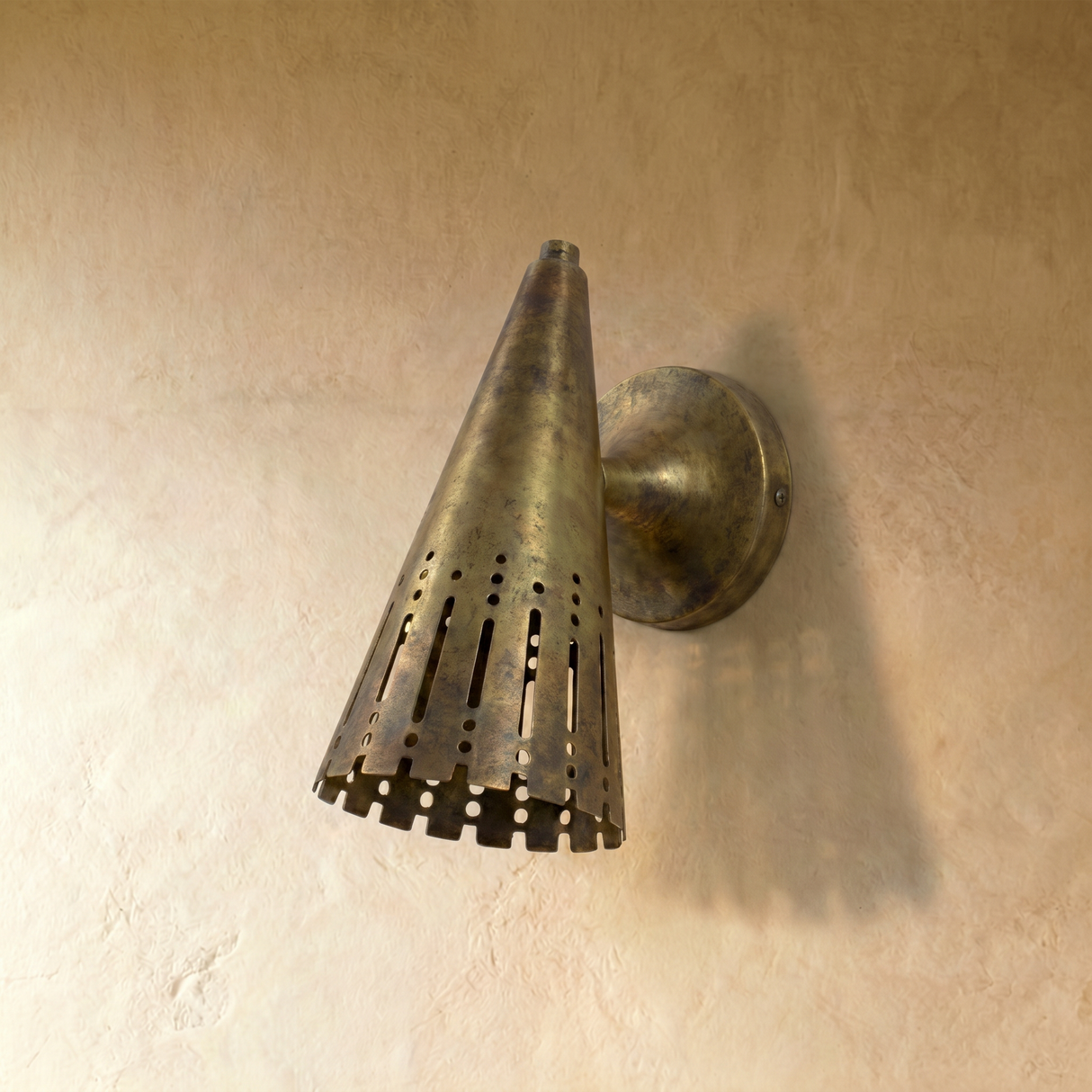 Arvik Wall Lamp