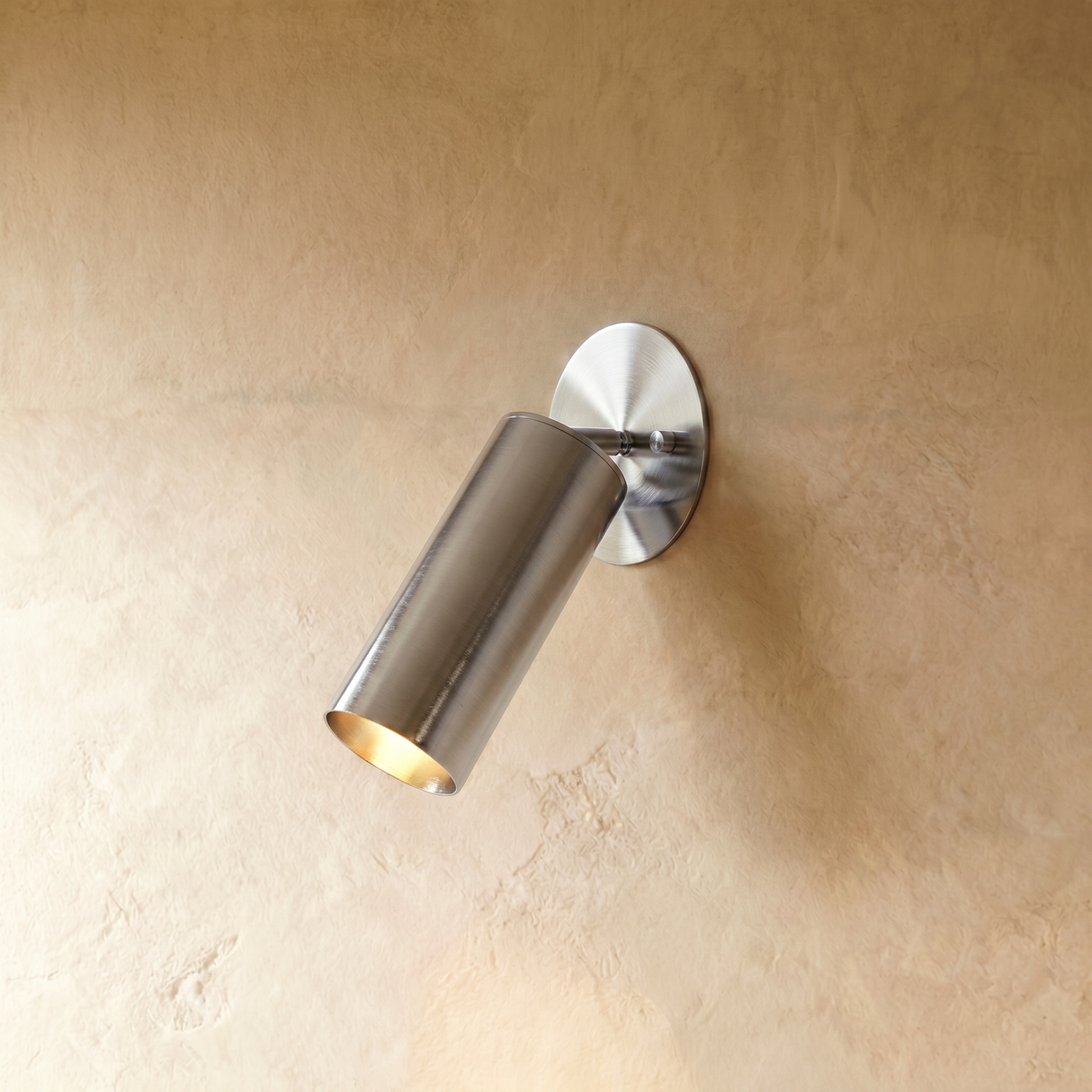 Mavik Wall Lamp