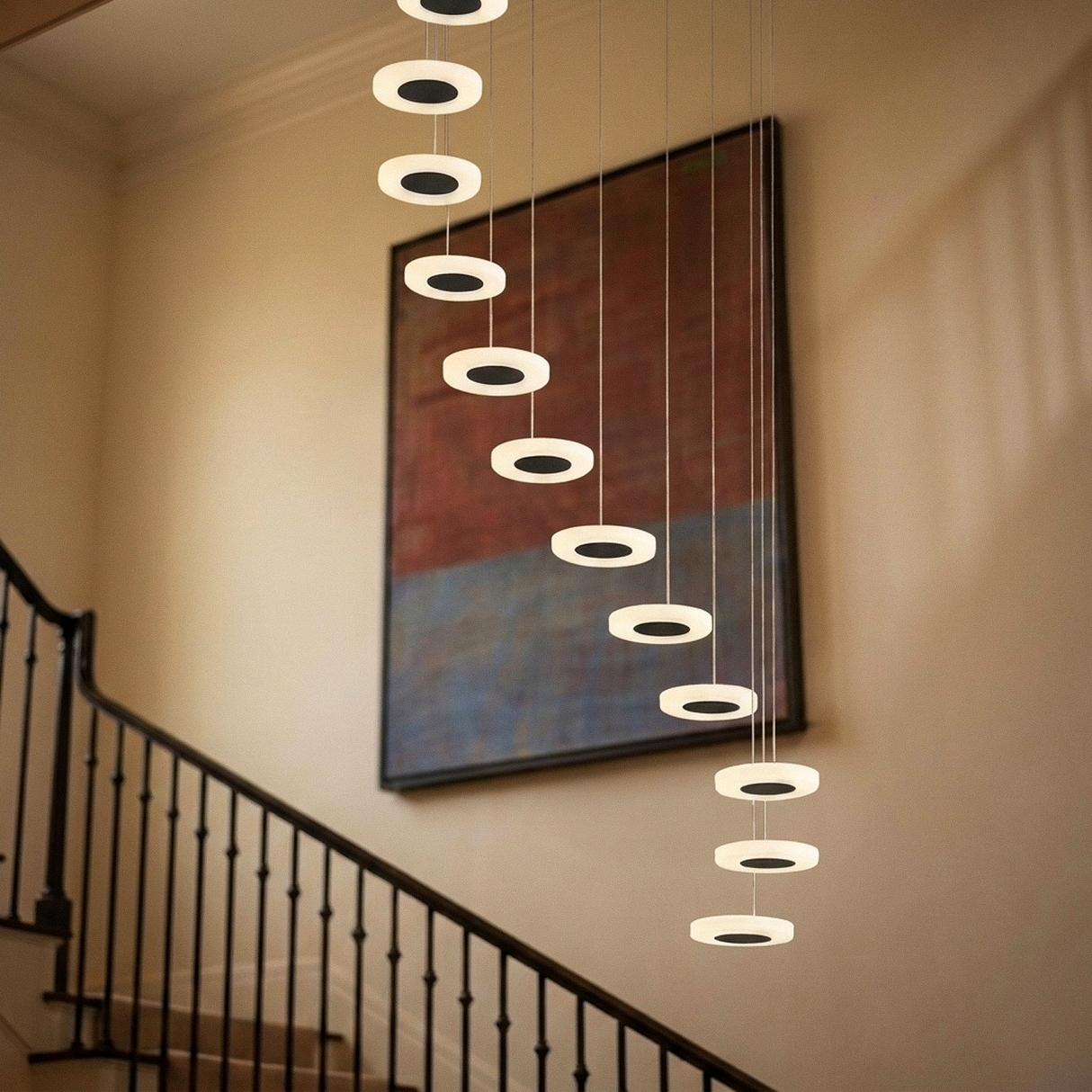 Lustre Everly