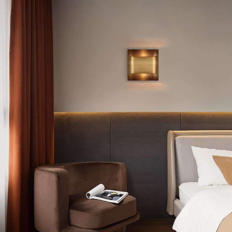 Ceres Wall Lamp