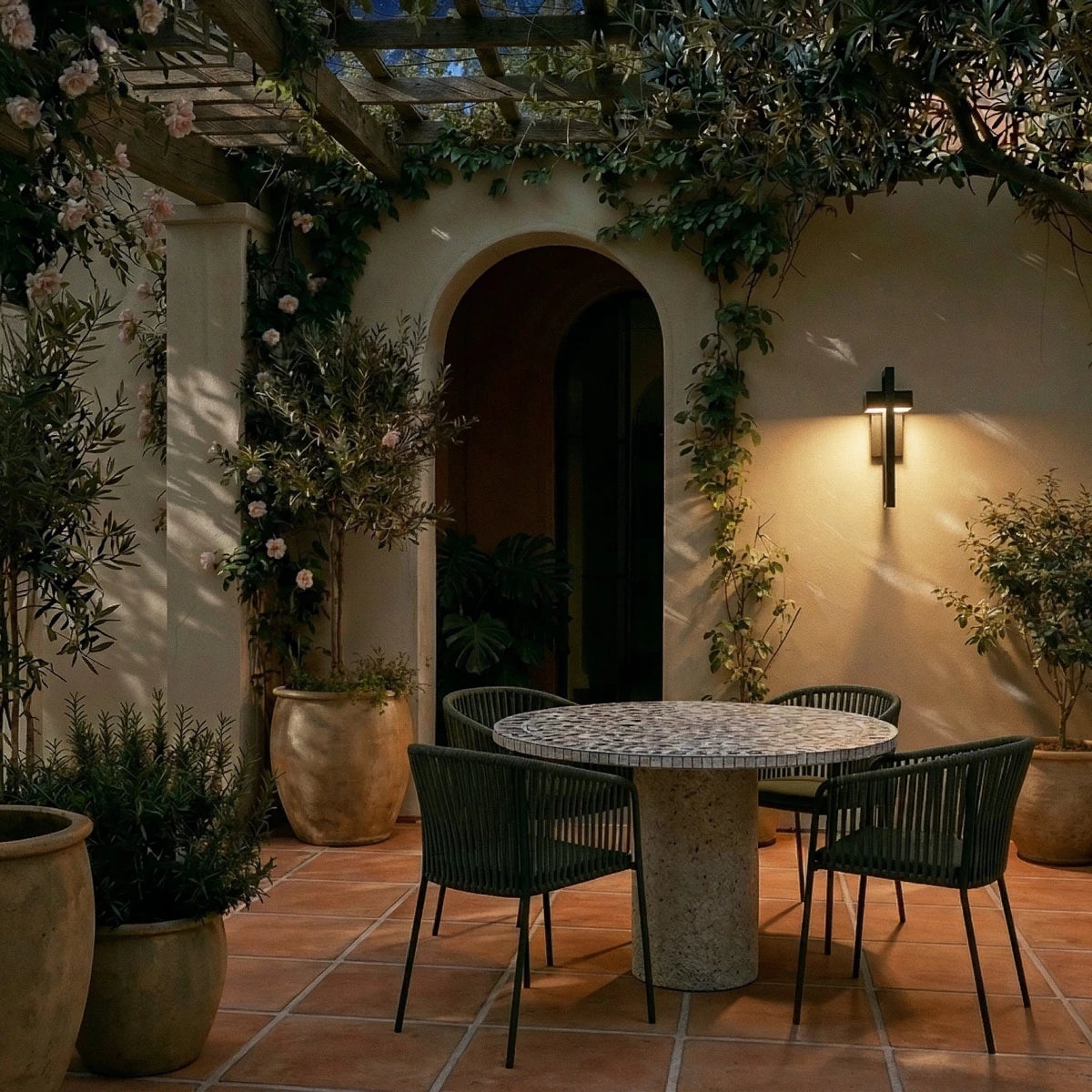Huwai Outdoor Wall Lamp - Residence Supply