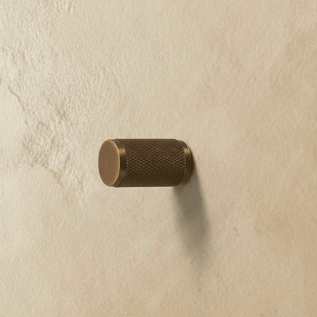 Qaris Pull Bar - Residence Supply