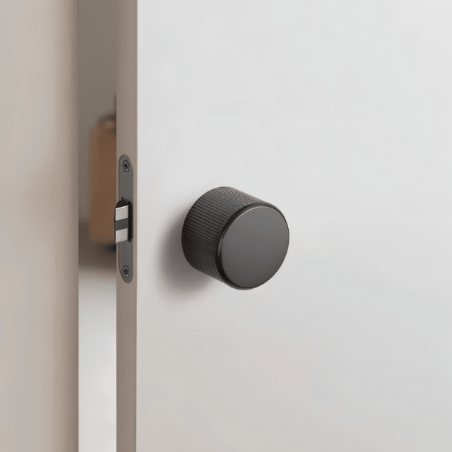 Vorn Handle and Lock - Residence Supply