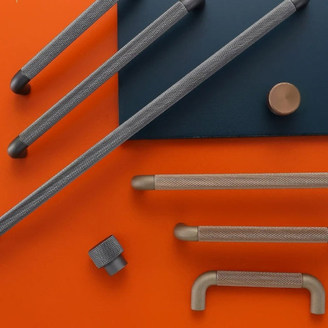 Alyma Knob & Pull Bar