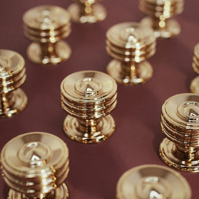 Vang Knob & Pull Bar