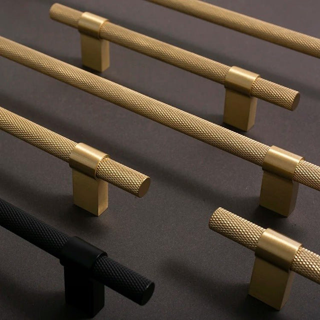 Varai Knob & Pull Bar