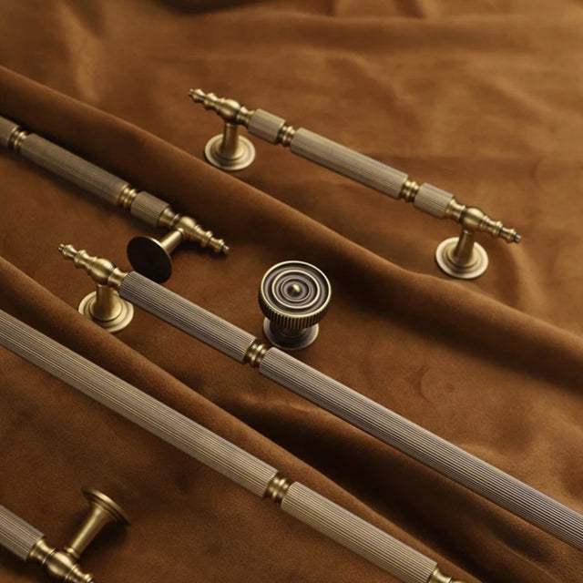 Yasha Knob & Pull Bar