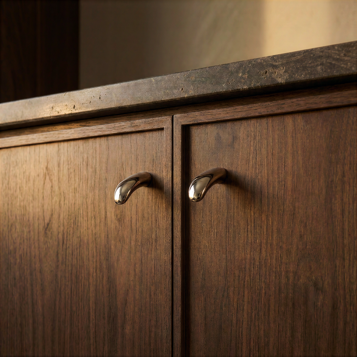 Arova Knob & Pull Bar