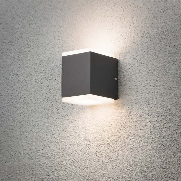 Cakin Outdoor Wall Lamp