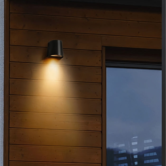 Glefni Outdoor Wall Lamp