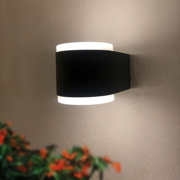 Jugna Outdoor Wall Lamp