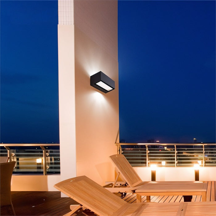 Mynara Outdoor Wall Lamp