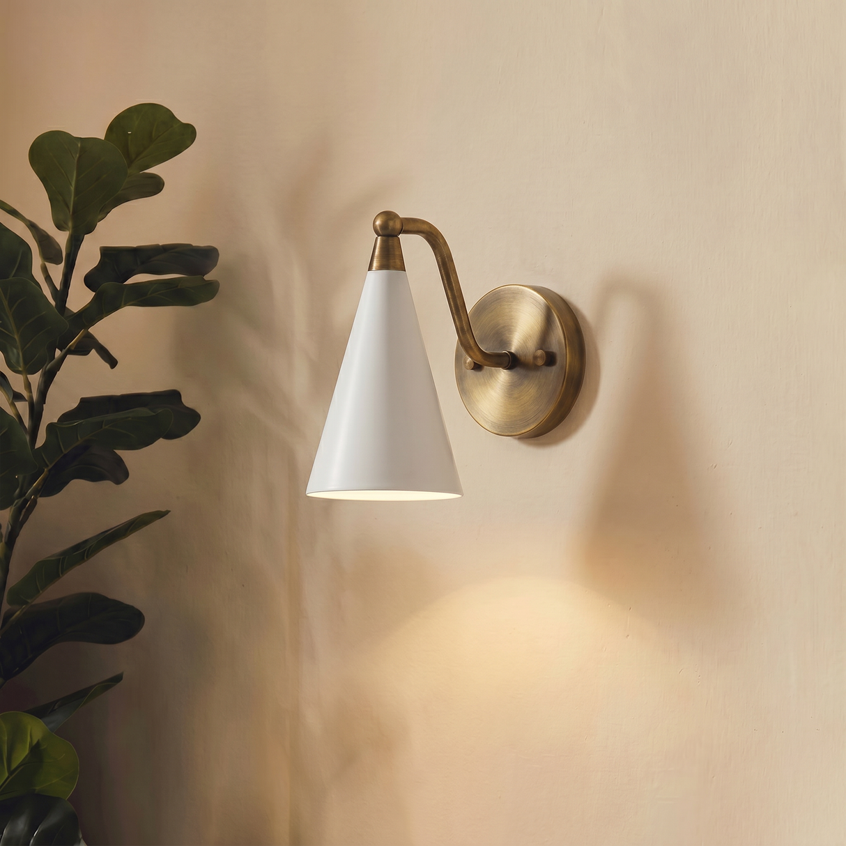 Alver Wall Lamp
