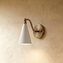 Alver Wall Lamp