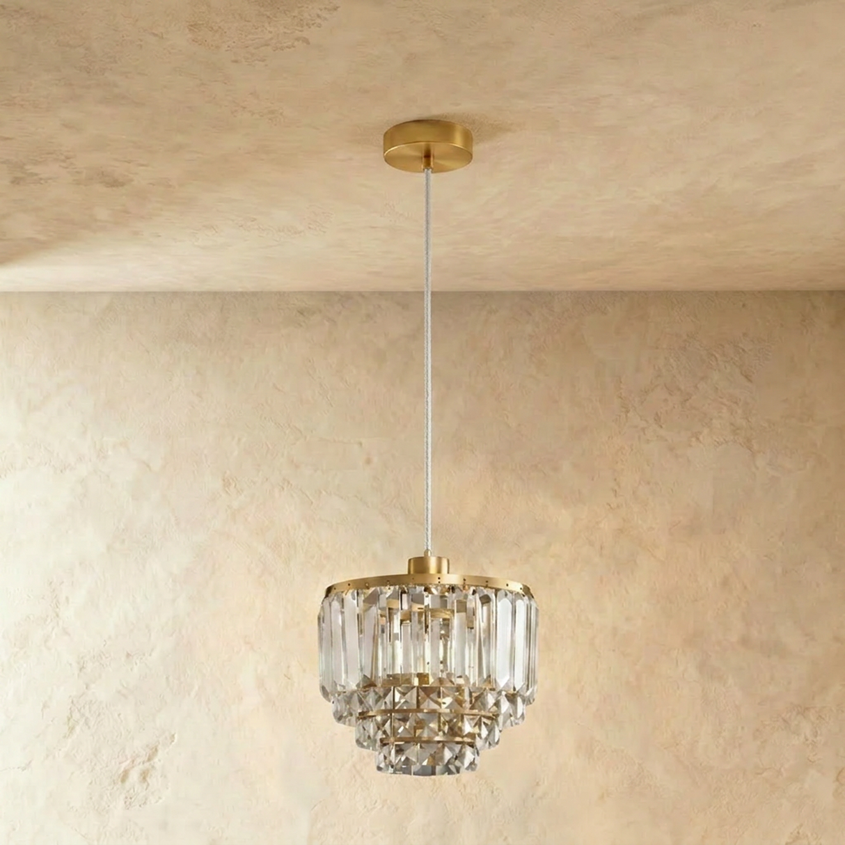 Hylona Pendant Light