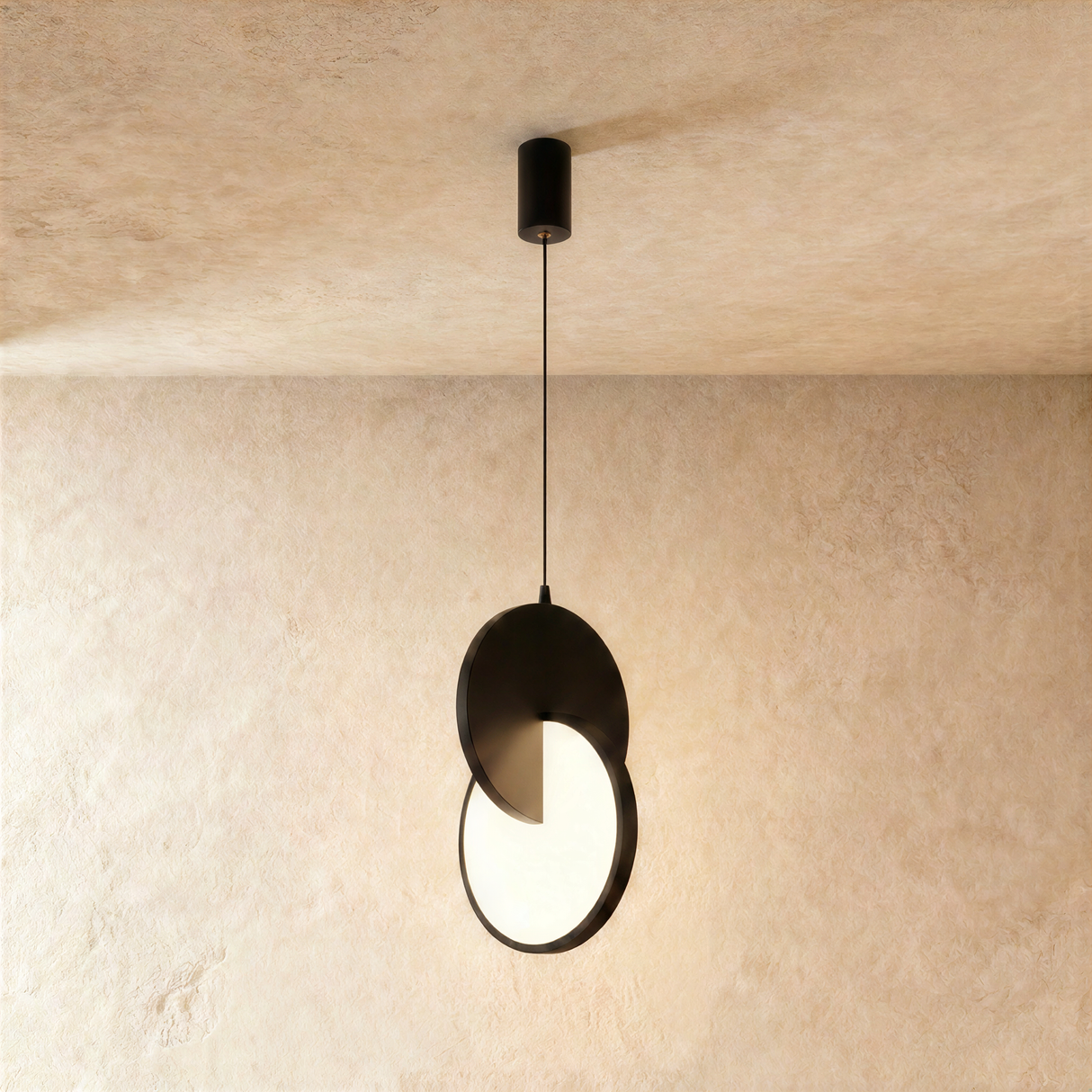 Hyna Pendant Light