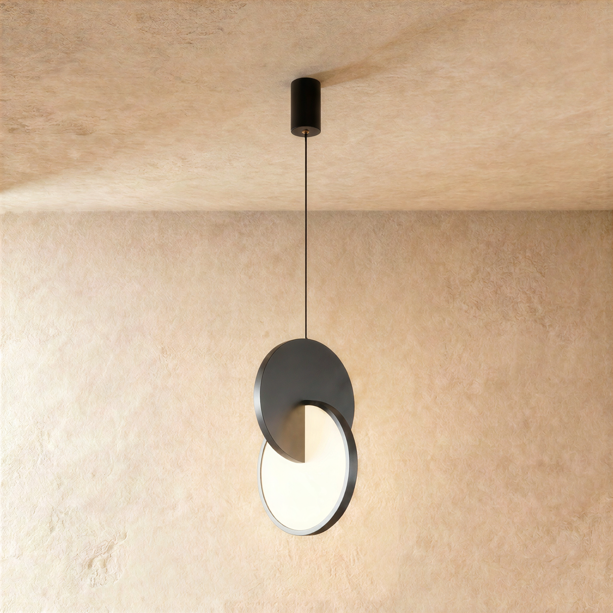 Hyna Pendant Light