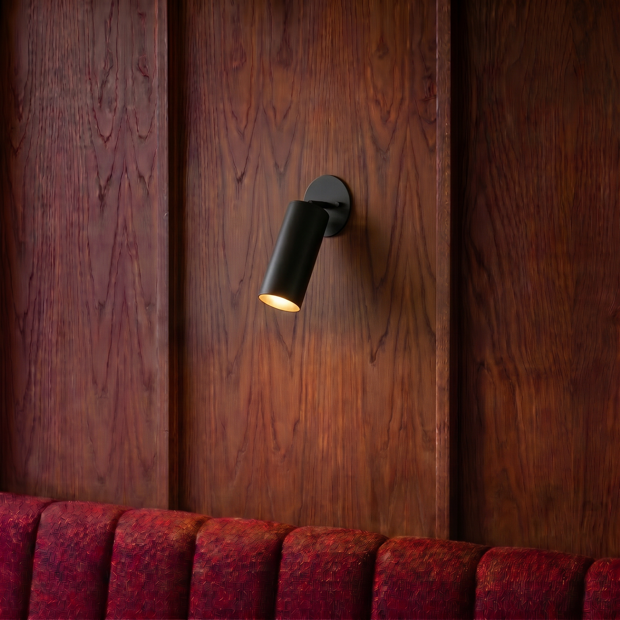 Mavik Wall Lamp