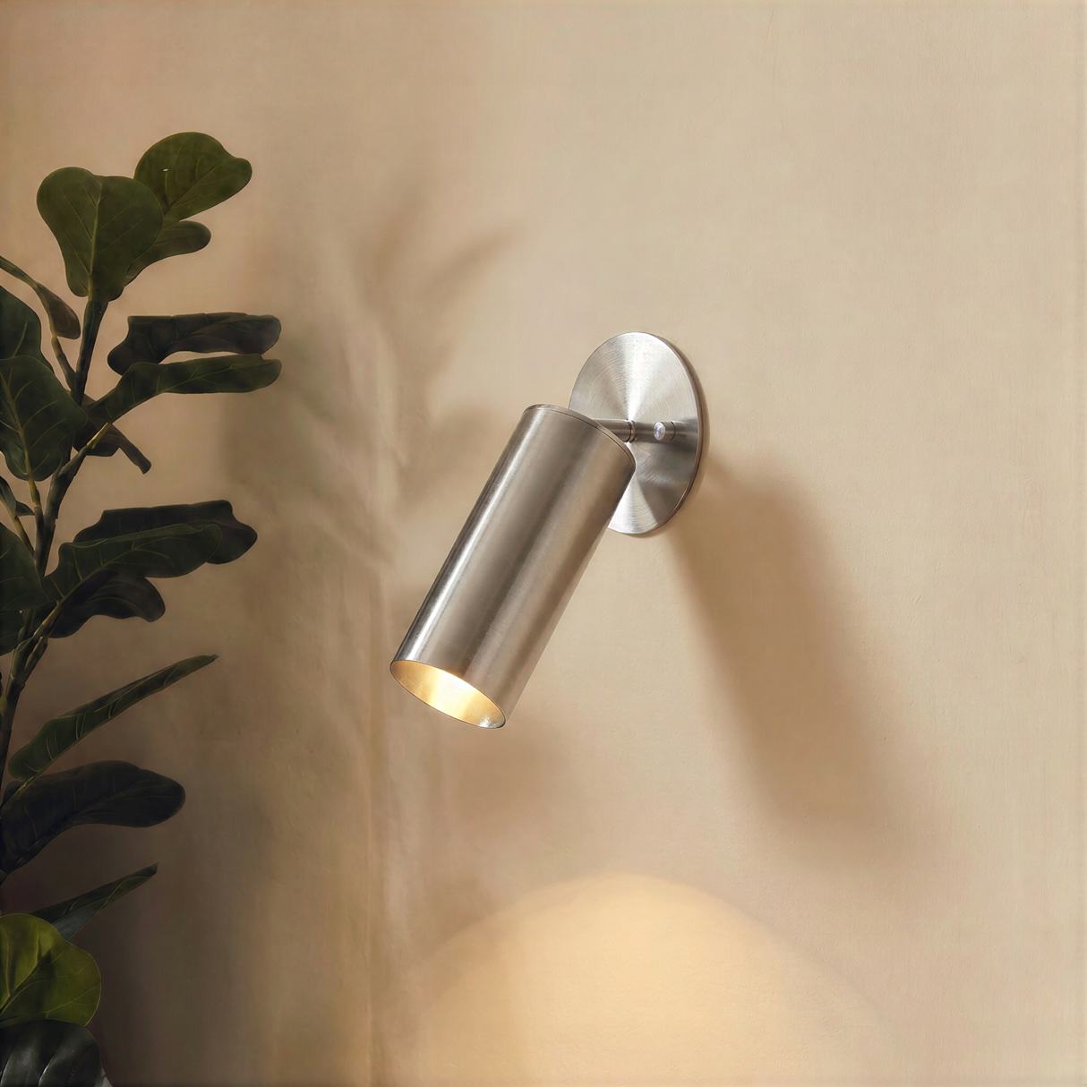 Mavik Wall Lamp