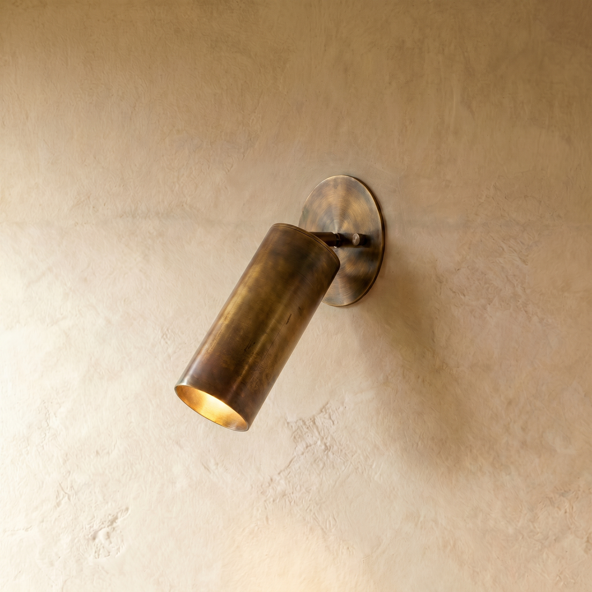 Mavik Wall Lamp