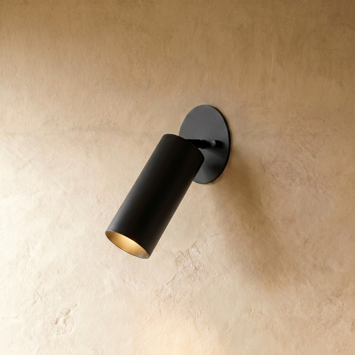 Mavik Wall Lamp