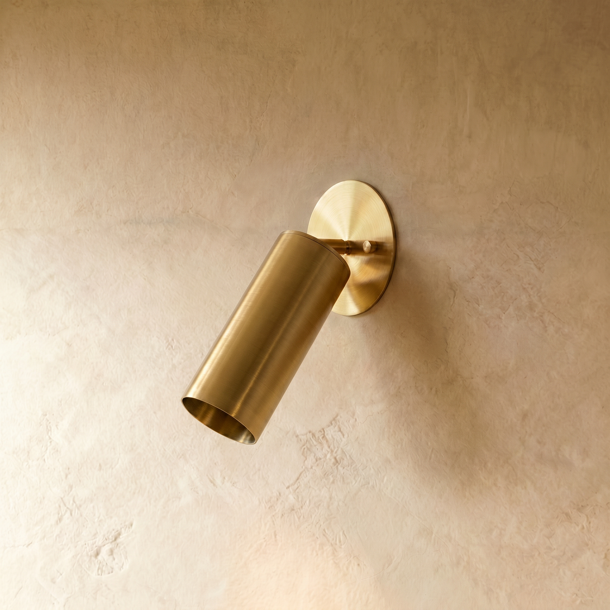 Mavik Wall Lamp