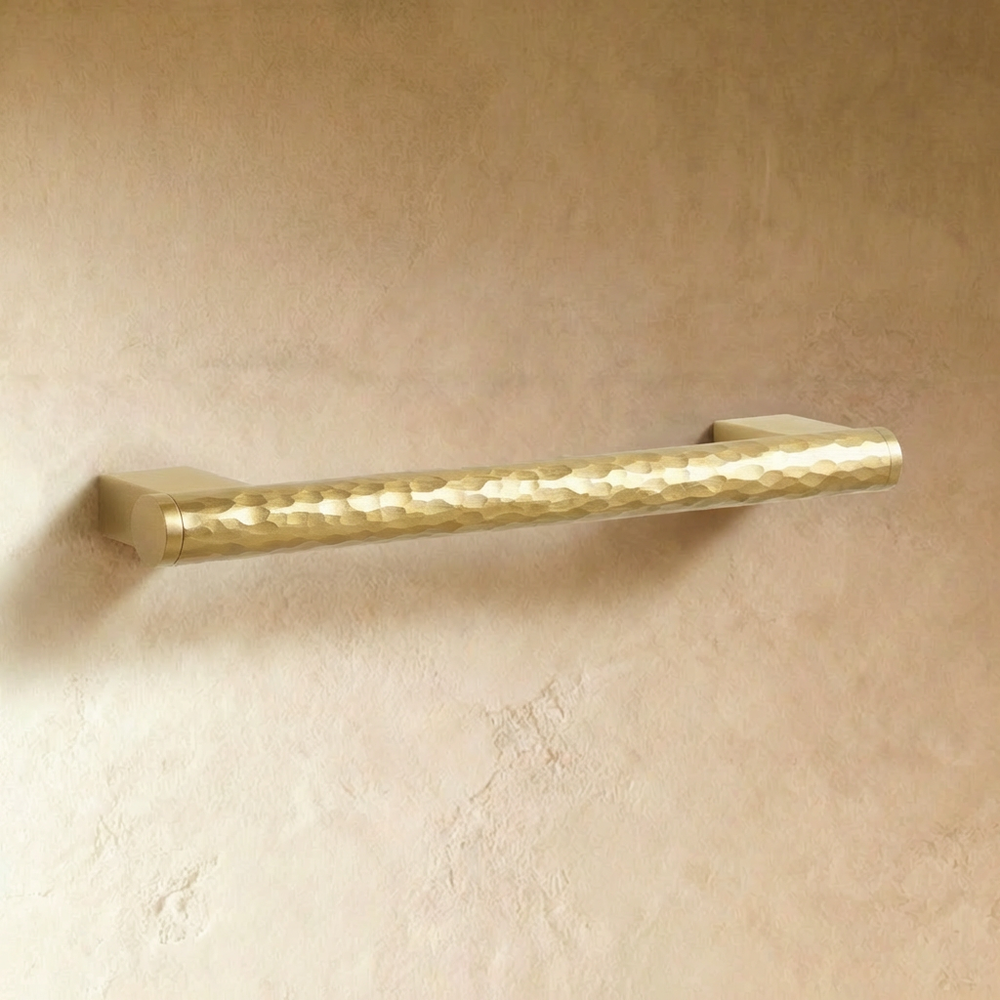 Stria Knob & Pull Bar