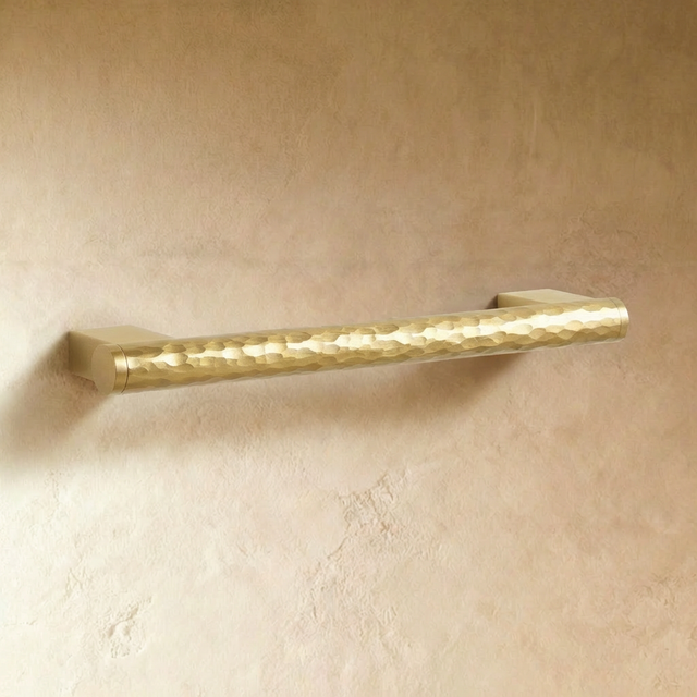 Stria Knob & Pull Bar