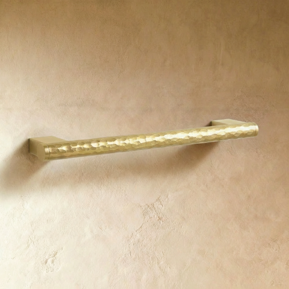 Stria Knob & Pull Bar