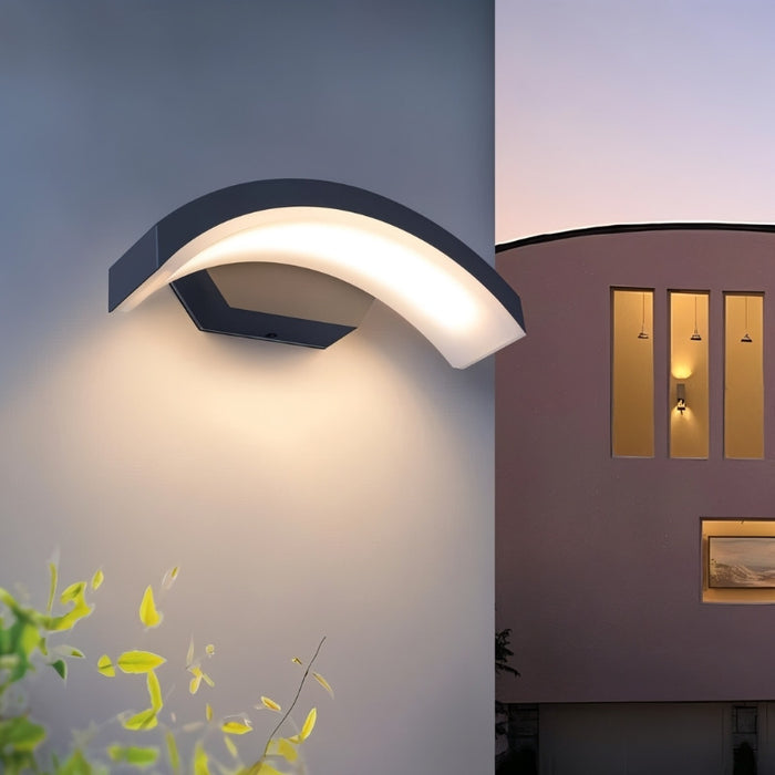 Rovestia Outdoor Wall Lamp