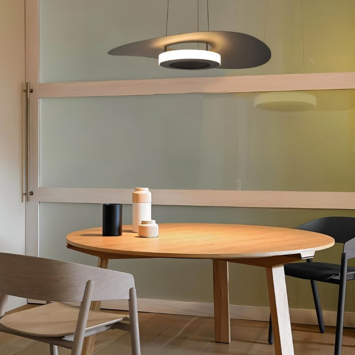 Stelra Pendant Light