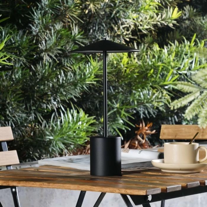 Hecta Table Lamp