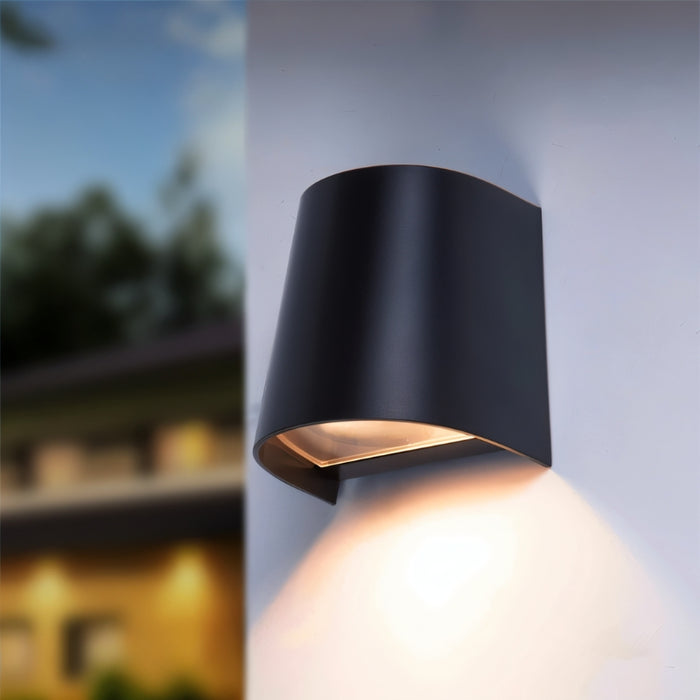 Glefni Outdoor Wall Lamp