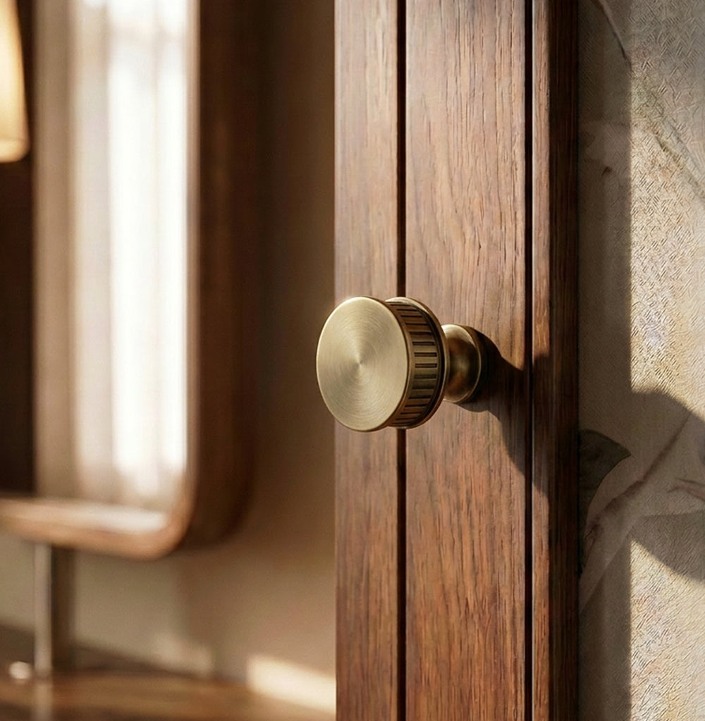Artemis Knob And Pull Bar