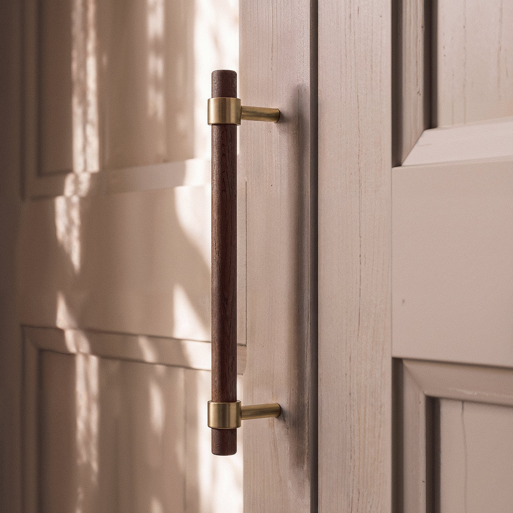 Trina Pull Bar