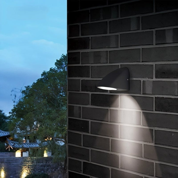 Volanix Outdoor Wall Lamp