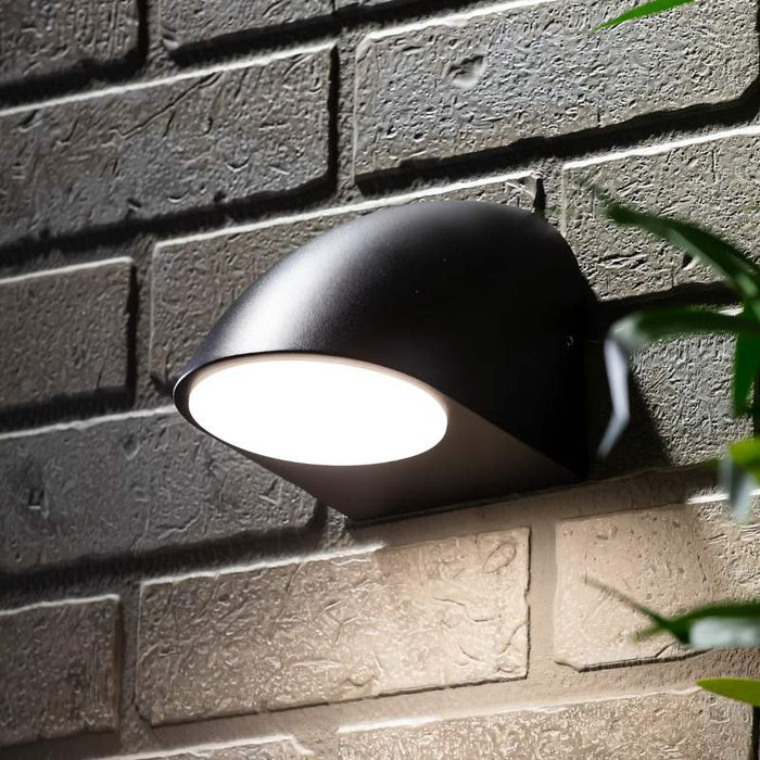 Volanix Outdoor Wall Lamp