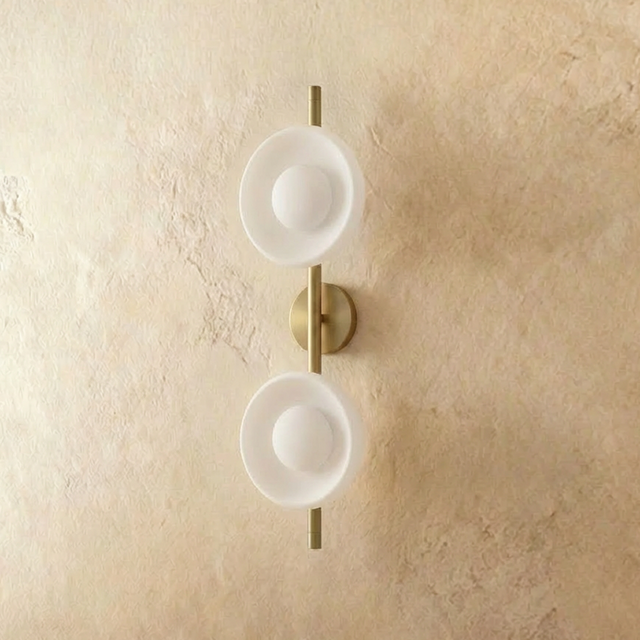 Vynestris Wall Lamp