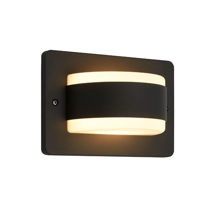 Xyveron Outdoor Wall Lamp