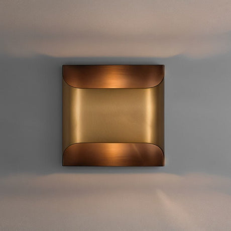 Ceres Wall Lamp