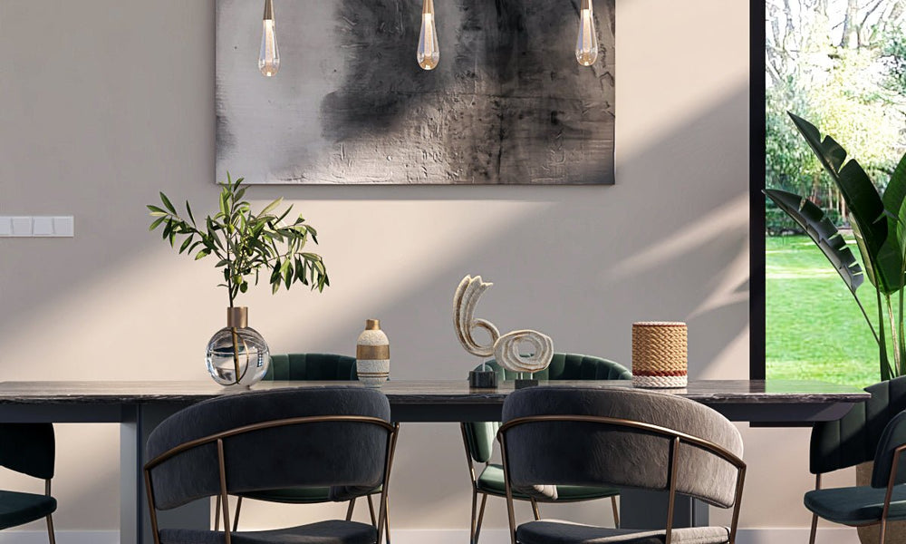Sophisticated Dining Room Illumination