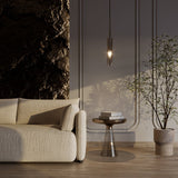 Luz colgante al anochecer