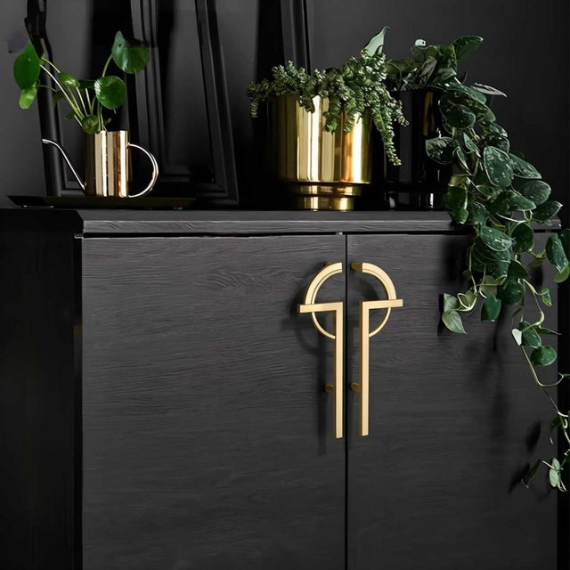 "close-up of Enoch pull bar with geometric design and sleek lines"