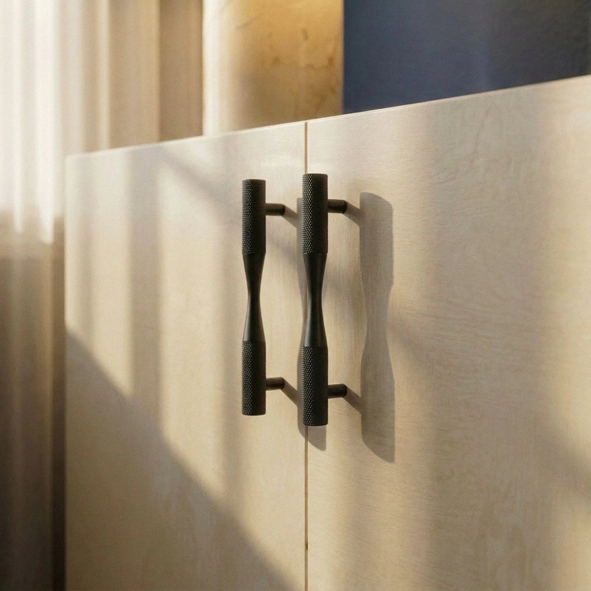 Esnato Pull Bar - Residence Supply