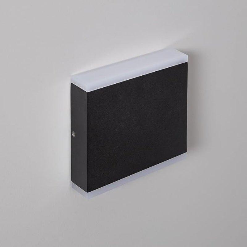 "Durable Helor wall lamp made from high-quality aluminium with polycarbonate diffusers, offering a stylish and functional lighting solution for any modern space."