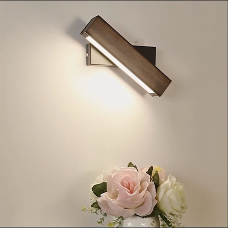 Ica Wall Lamp