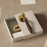 Manus Handle and Lock